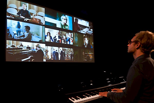 Julian Palacz ⋅ Play it, Sam (1)